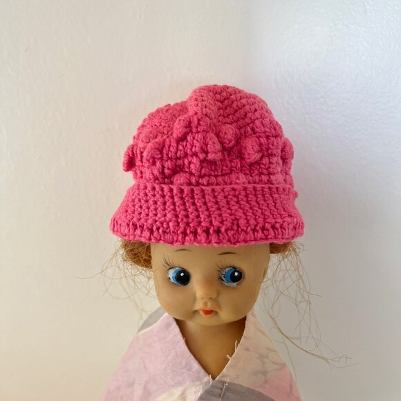 Lot of 4 Four Vintage Knit Doll Hats Cloche Pompom Duckling Crochet Beanie - Picture 4 of 9